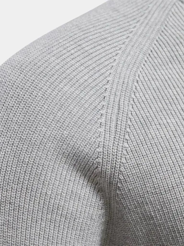 Pull élégant à col zippé