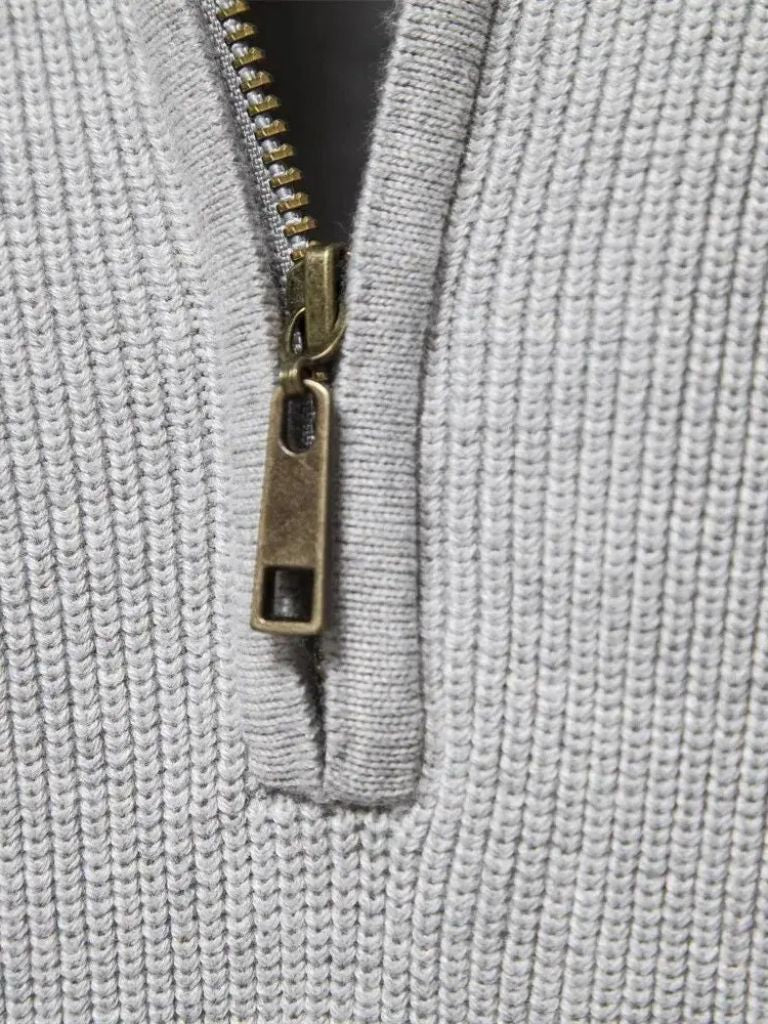 Pull élégant à col zippé