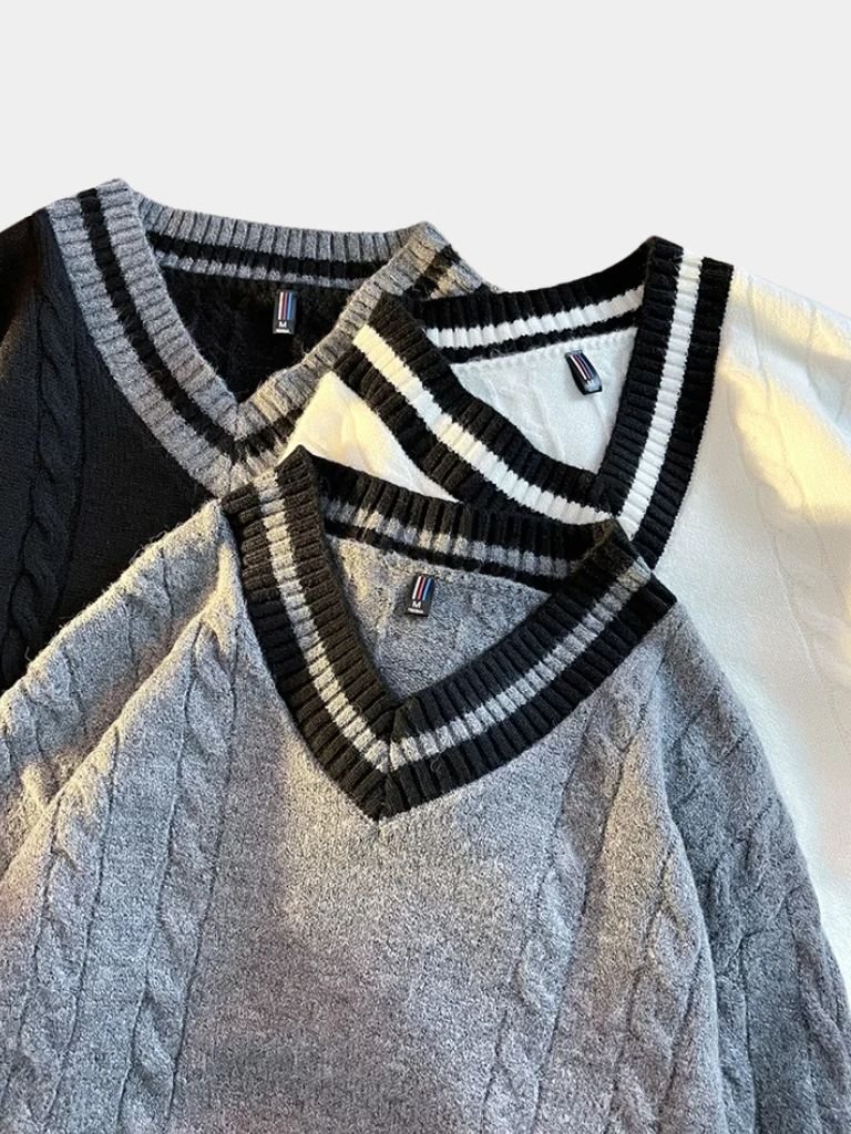 Pull minimaliste à col en V