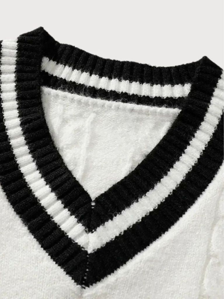 Pull minimaliste à col en V