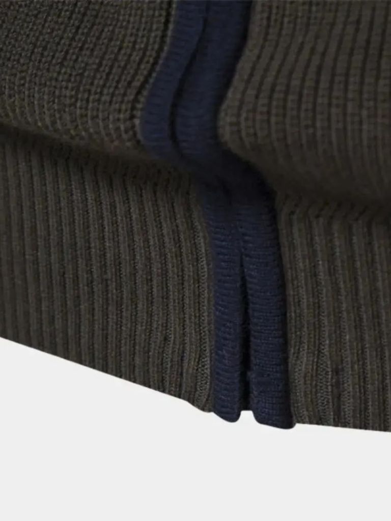 Pull essentiel en maille zippée 