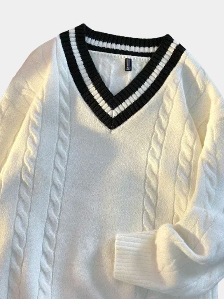 Pull minimaliste à col en V